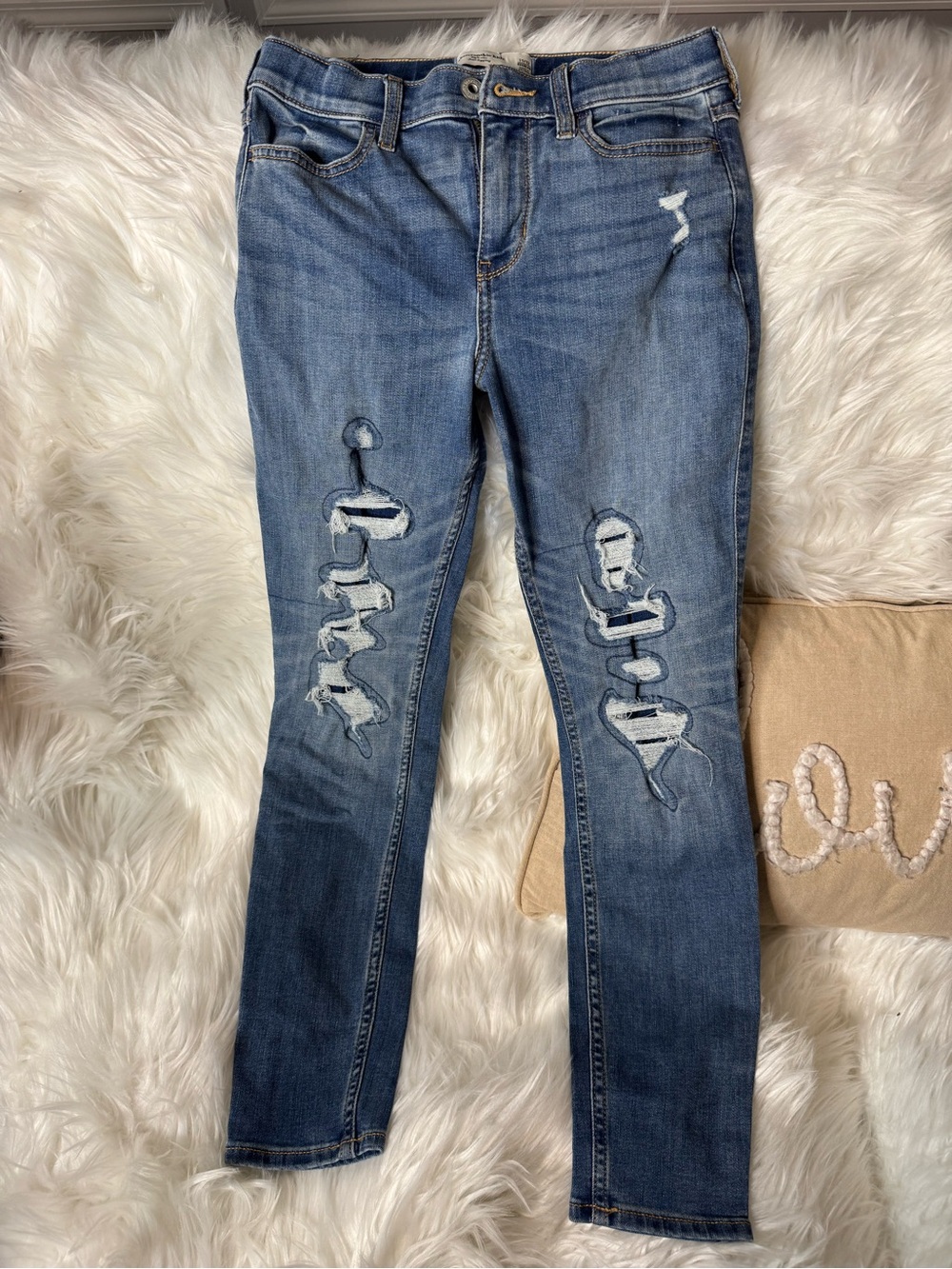 abercrombie kids Girls size 11/12 Distressed High Rise Skinny Jeans NWOT
